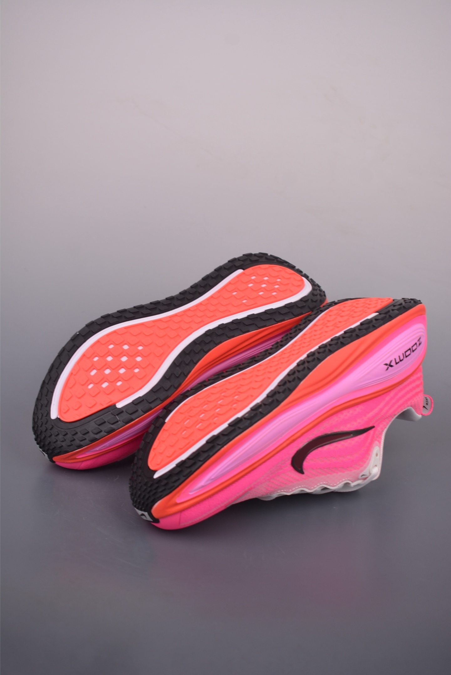 Nike Air Zoom Vomero Plus 