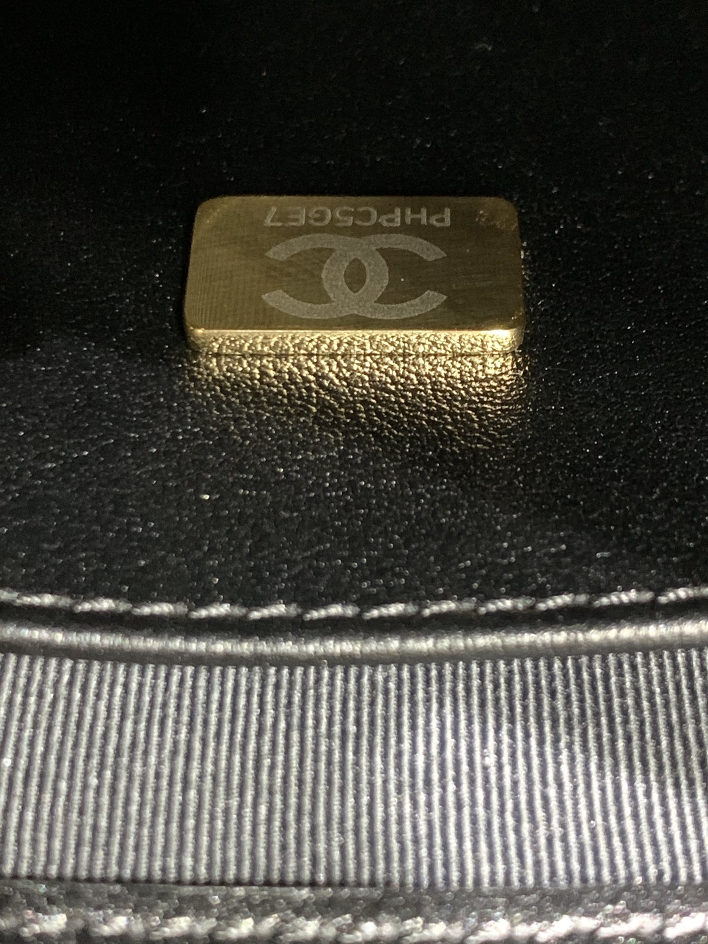 Chanel 24s 𝗁𝗈𝖻𝗈 crossbody hippie bag 99353