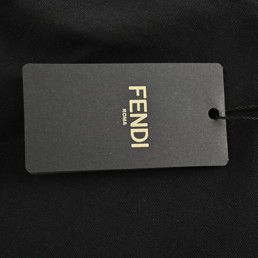 Fendi 24Fw long-sleeved T-shirt with contrasting double F logo embroidery on the chest
