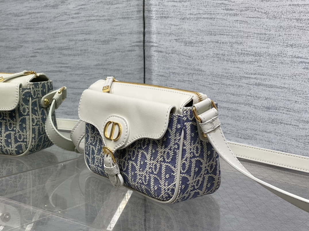 Dior 30Montaigne Poet Handbag