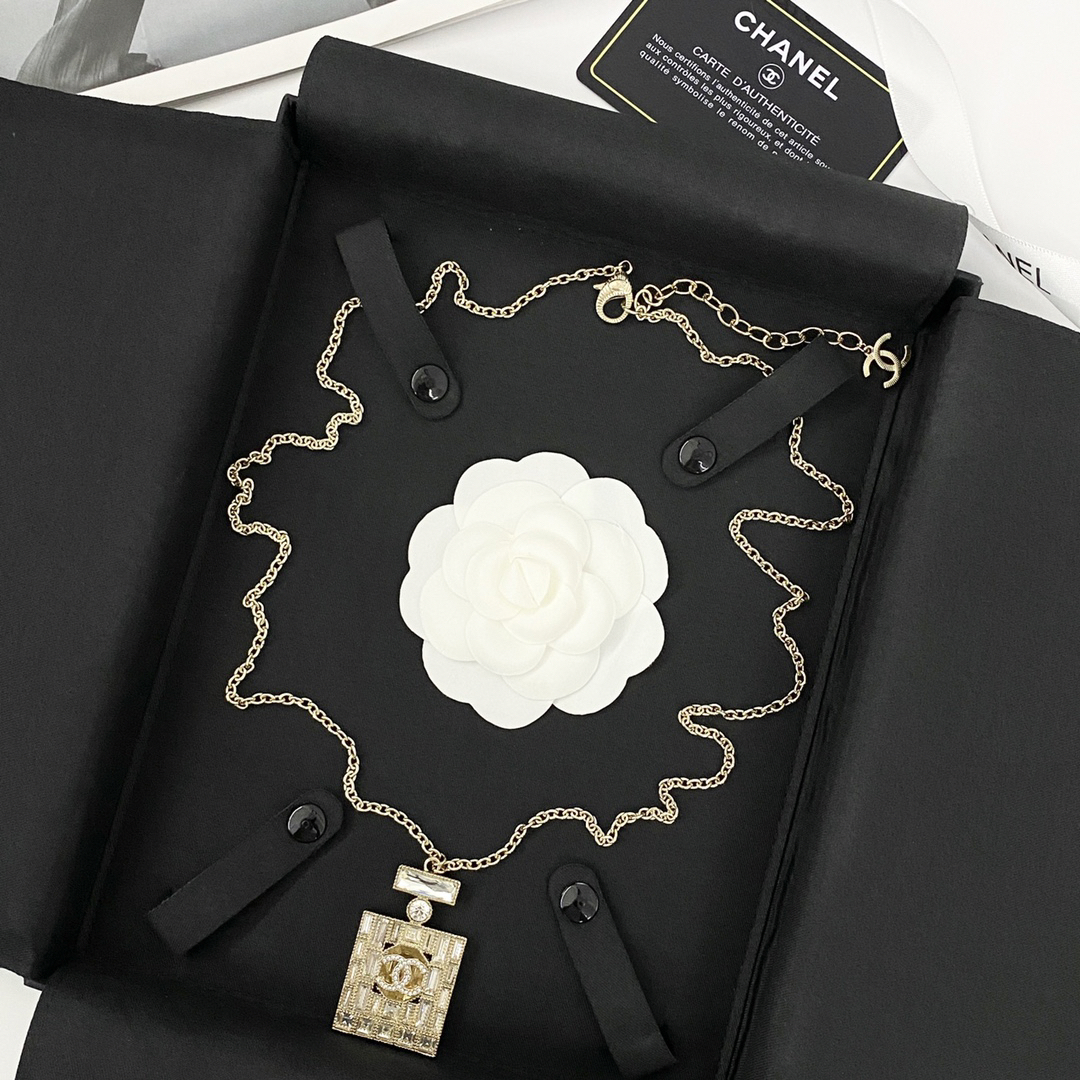 CHAN 23 rhinestone perfume bottle necklace