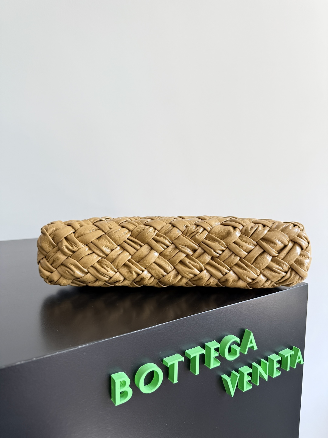 Bottega Veneta Kalimero cha cha woven handbag 785780