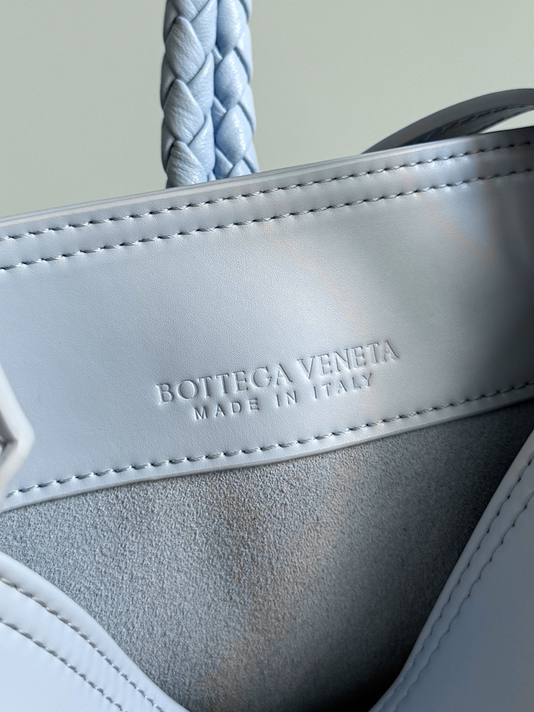 Bottega Veneta 2025 New Arrival Women's LIBERTAmi'ni Bucket Bag 815244