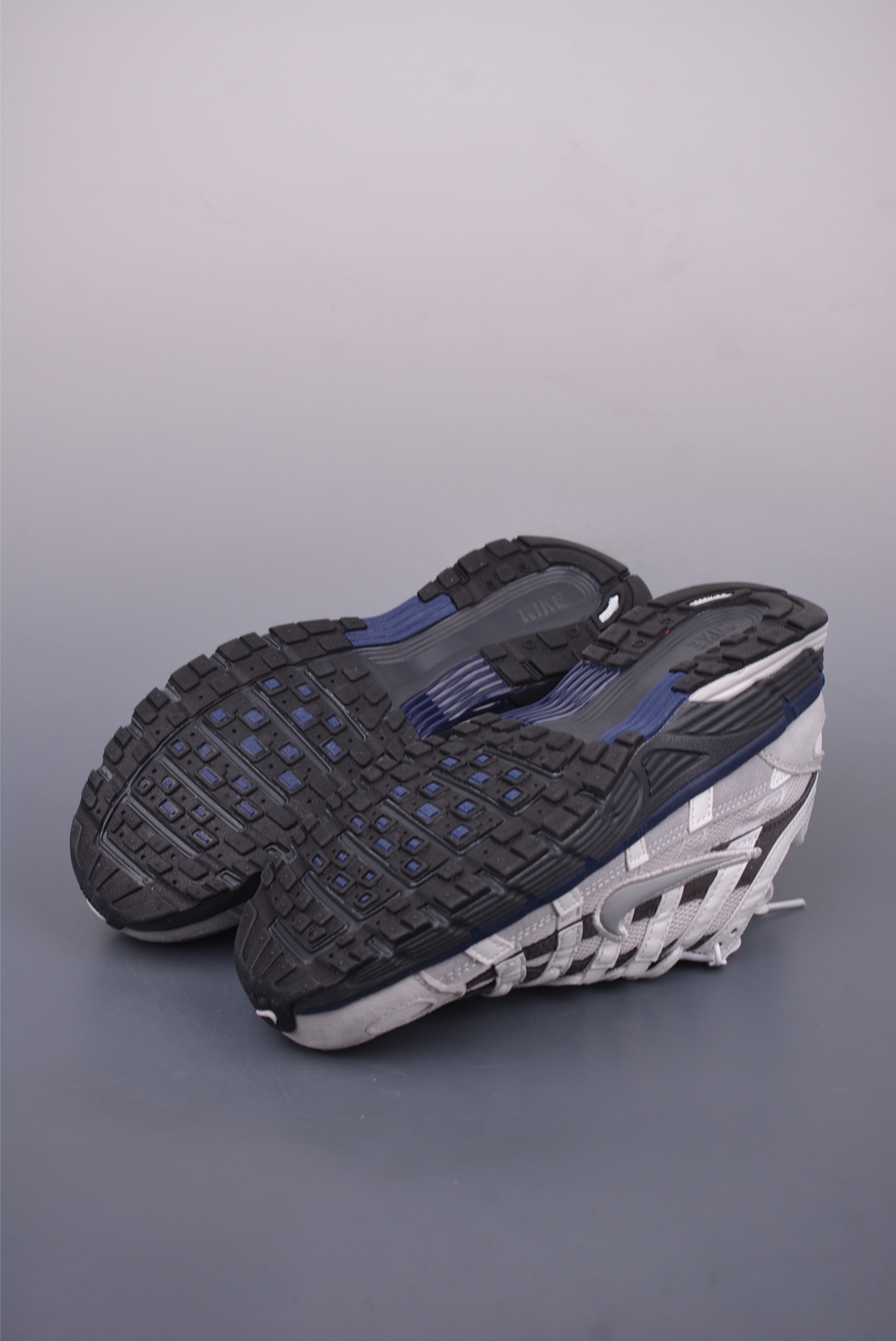 Nike Initiator Running Shoes Light Gray Blue Black IB3081-001