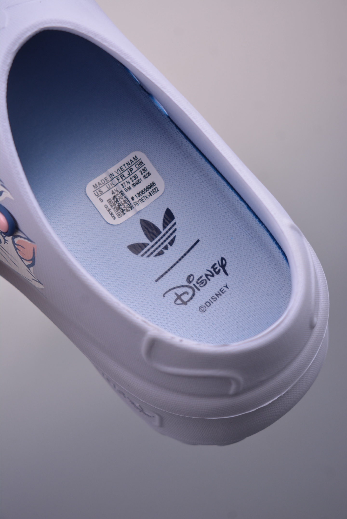 Disney's A Tale of Two Sisters x adidas originals ADIFOM STAN MULE Focus JR4245