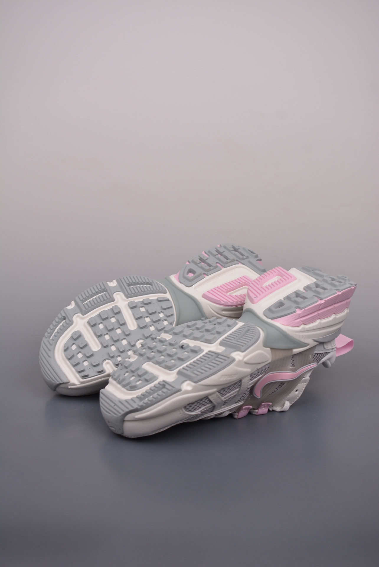 Nike V2K Runtekk Grey Pink White HQ4046-001