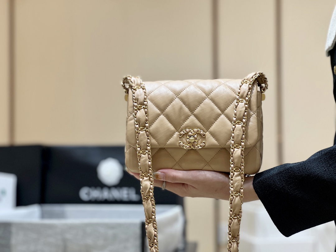 Chanel 23K Autumn and Winter Series Retro Tofu Bag AS4423