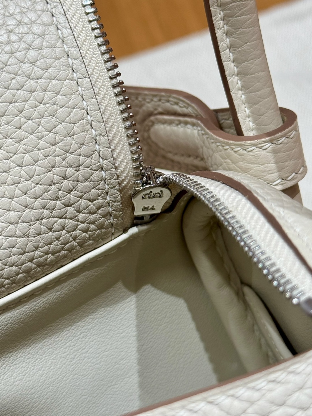 Hermès Mini Lindy 10Craie Handbag (Handmade to Order)