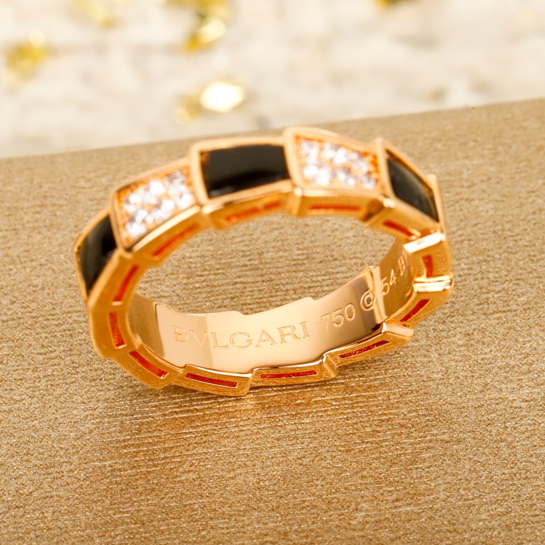 Bulgari Serpenti series shell ring