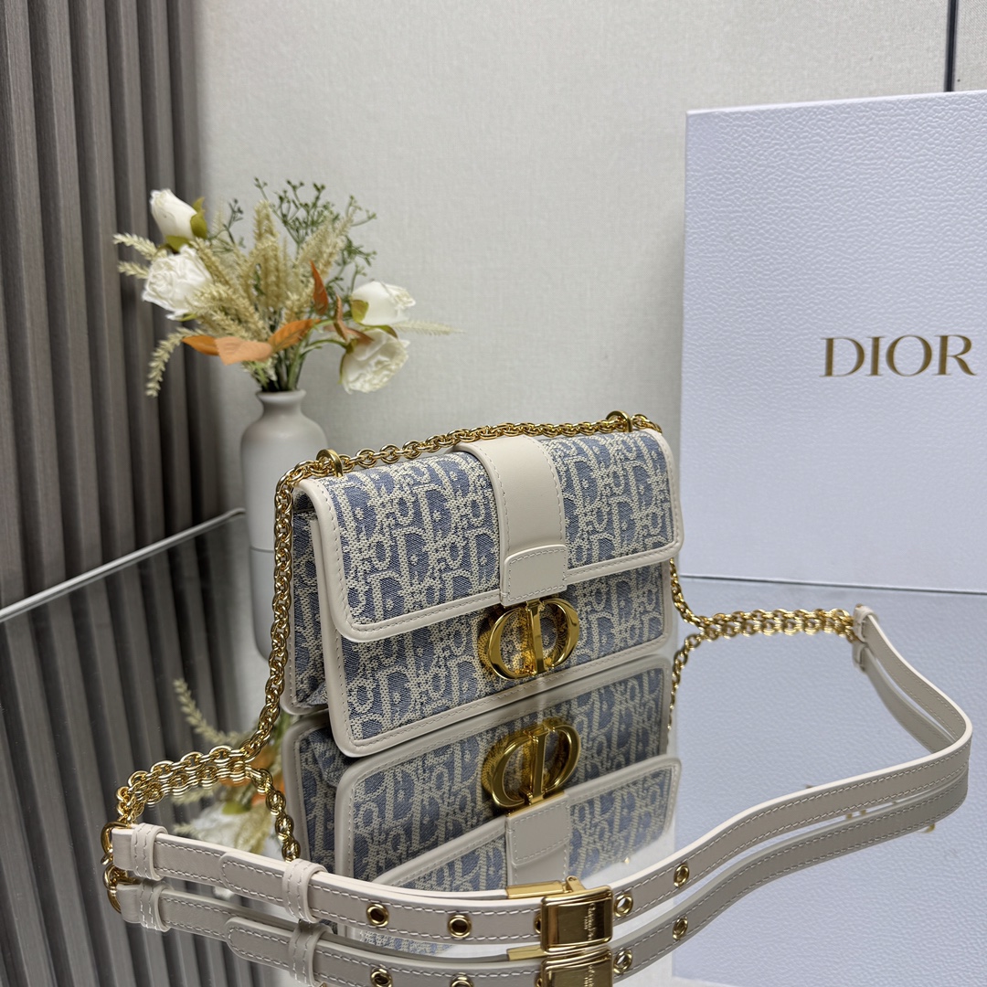 Dior Montaigne Raffia Collection 9207