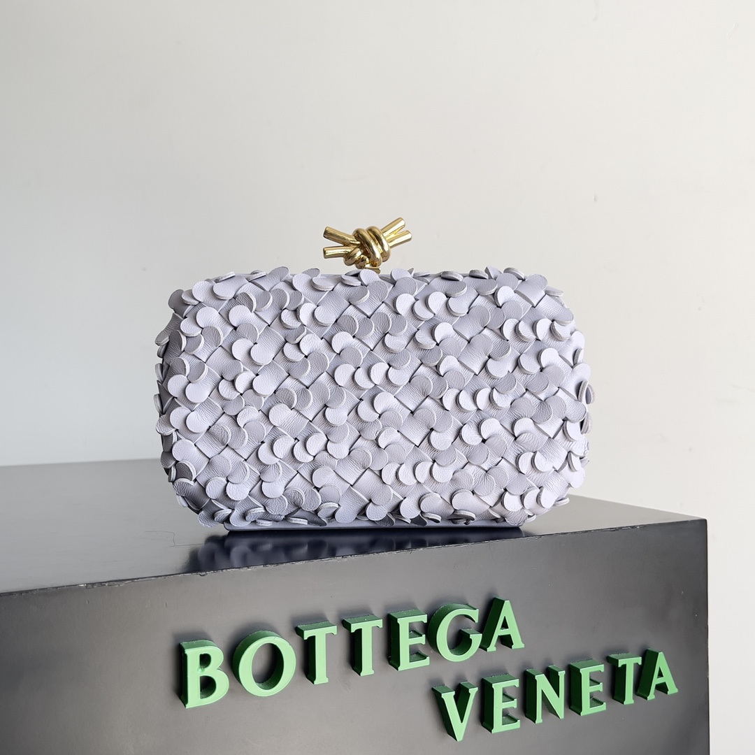 Bottega Veneta 24 Spring Fashion Petal Braided Evening Bag 717622