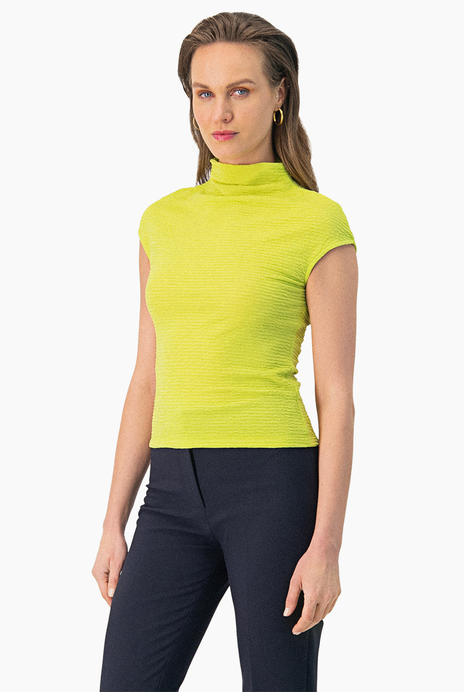 Blusa recta verde de cuello alto