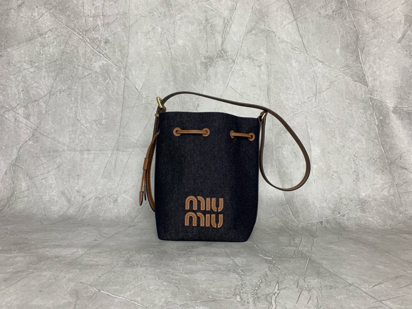 Miu Miu Bucket Bag 5BE090