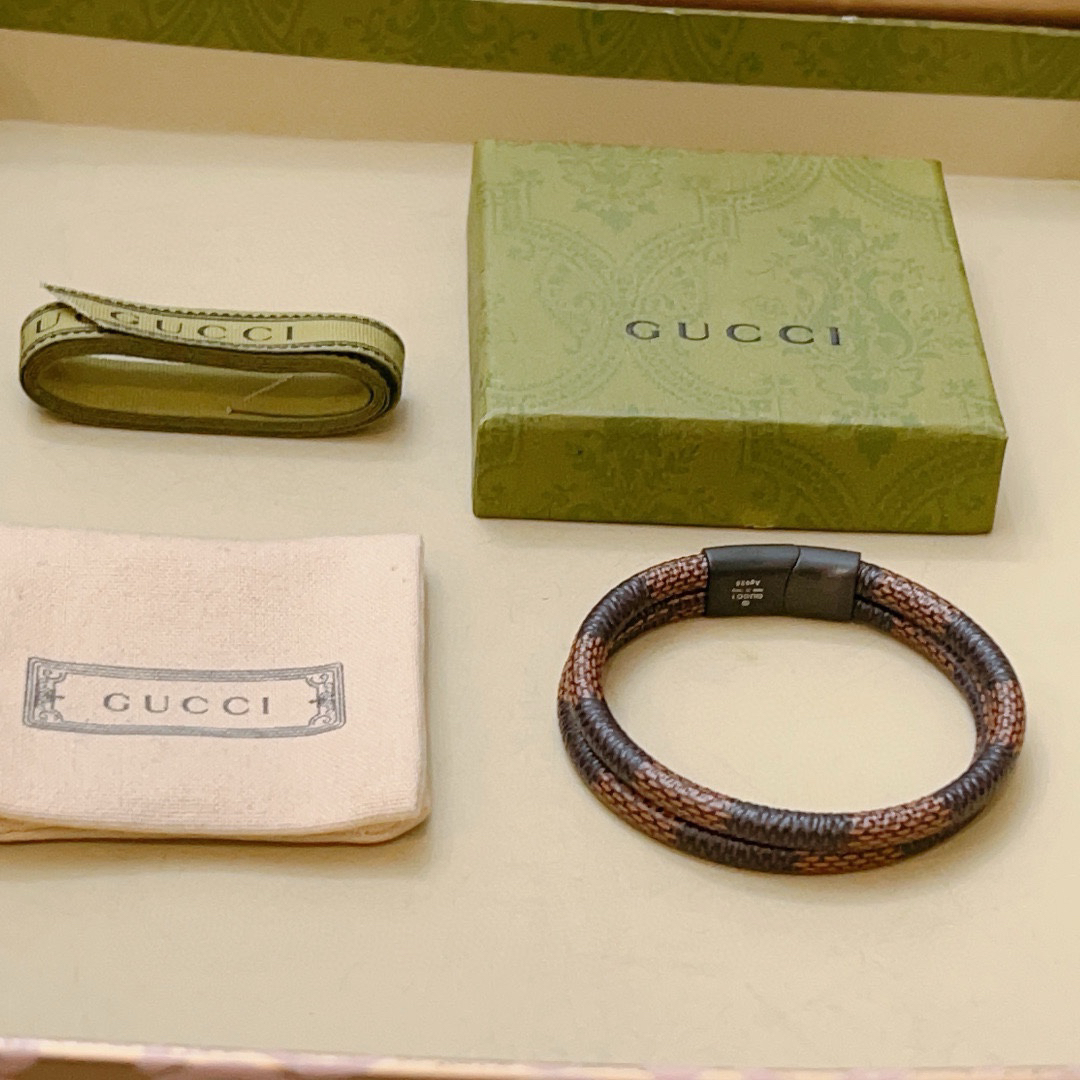 Gucci leather bracelet