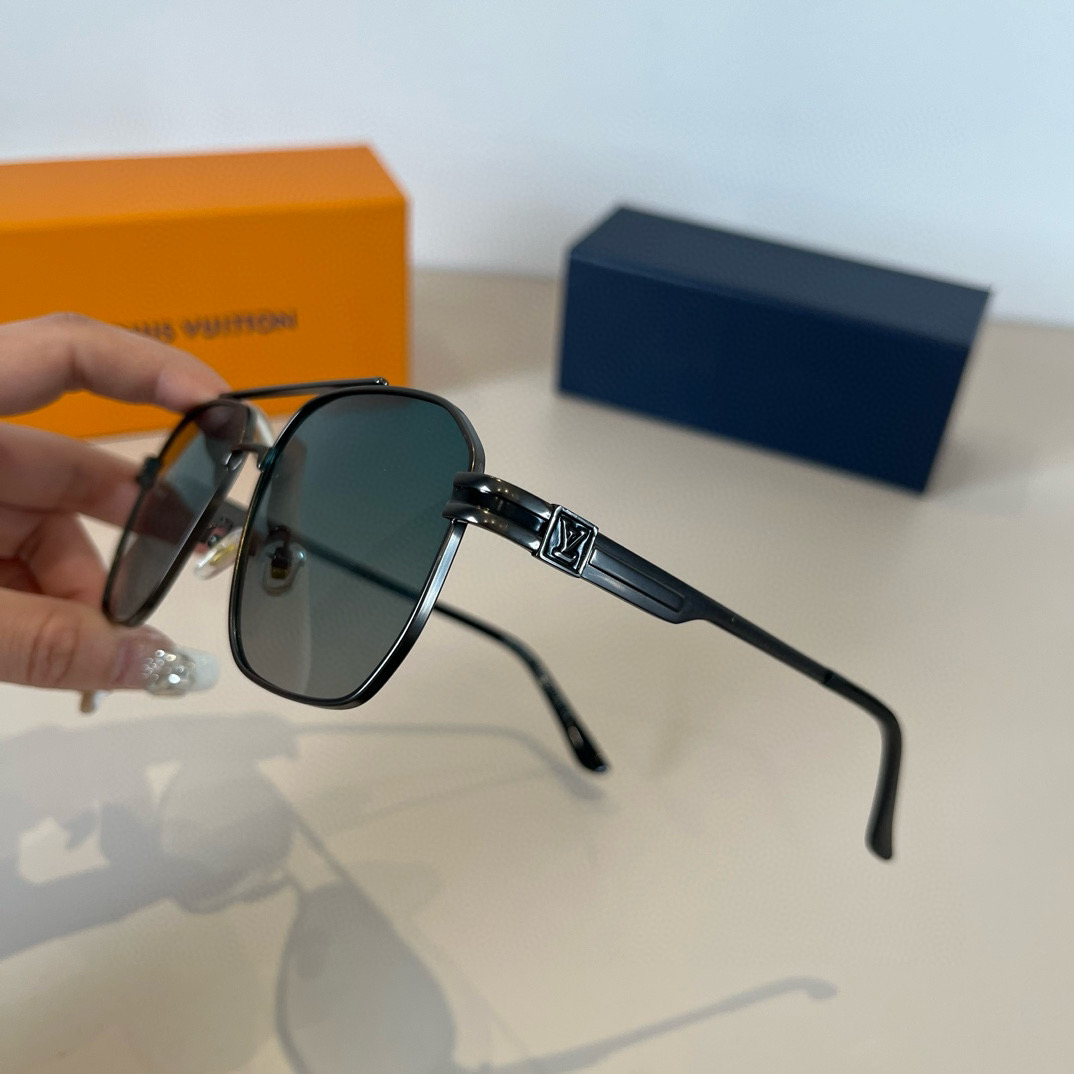 Louis Vuitton square-frame sunglasses