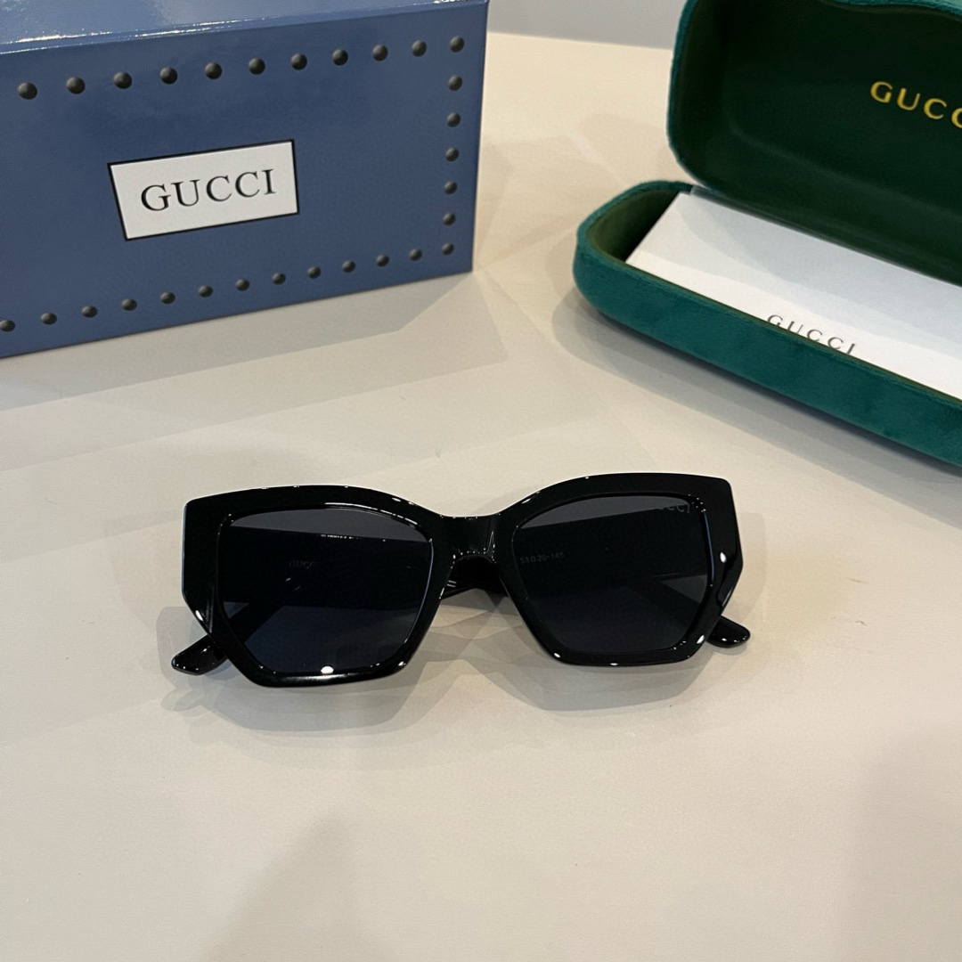 Gucci Round Frame Sunglasses