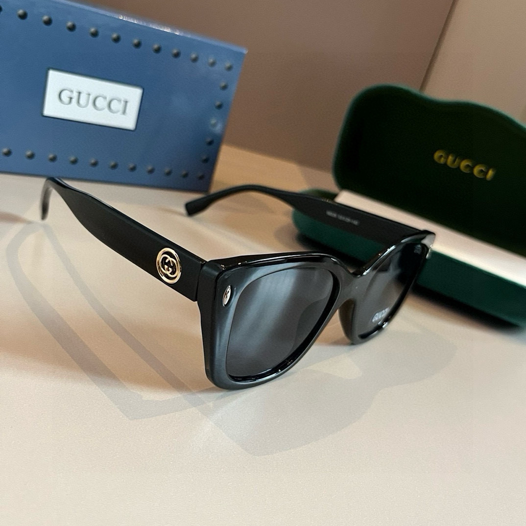 Gucci Round Frame Sunglasses