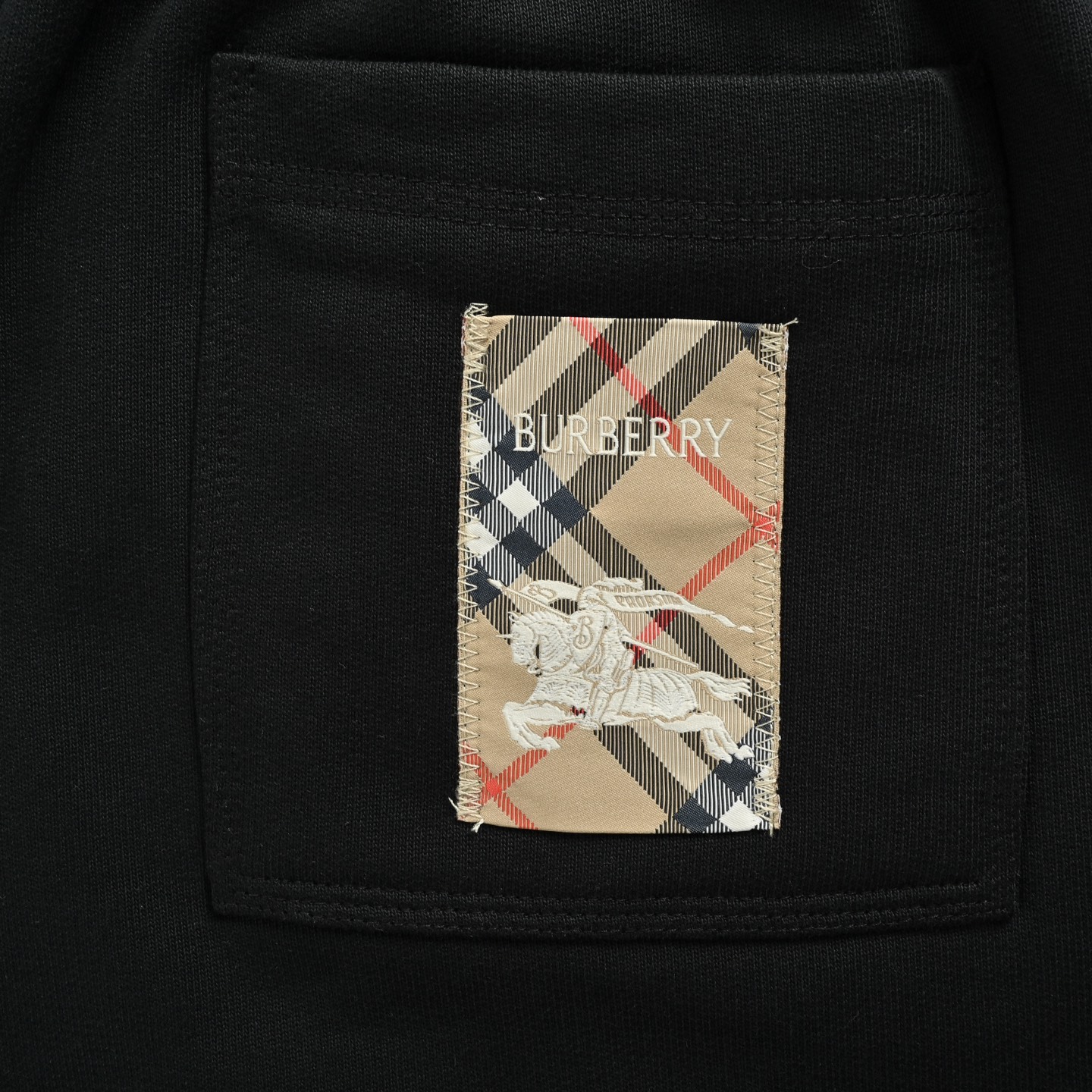Burberry 25ss Check Horse Patch Shorts with Back Pockets