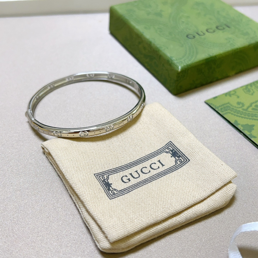 Gucci Thin Ring Engraved Silver Bracelet