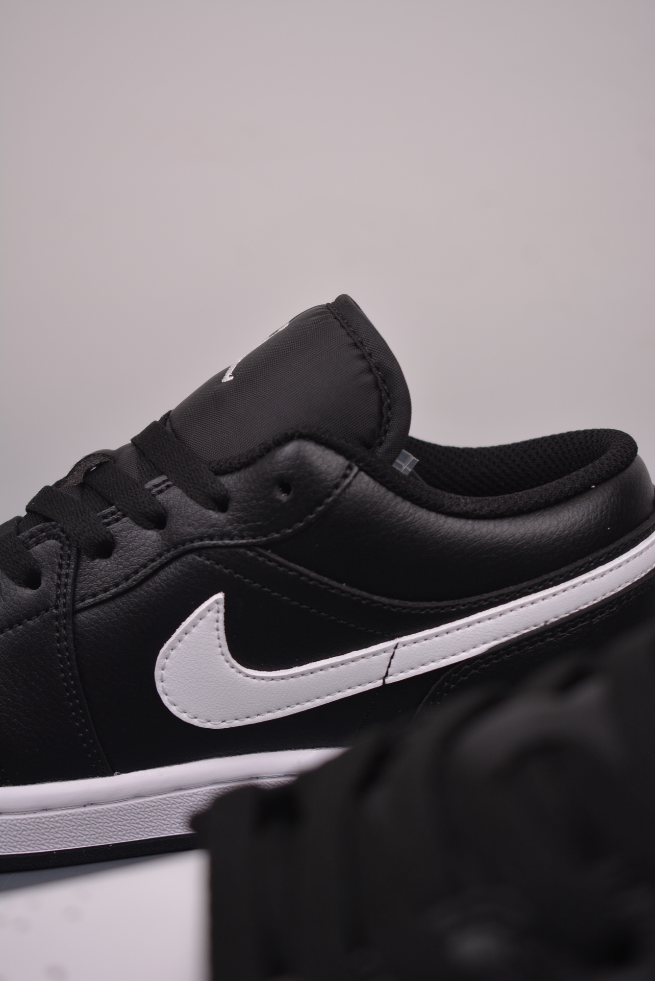 Air Jordan 1 Low Black and White Panda 553558-040