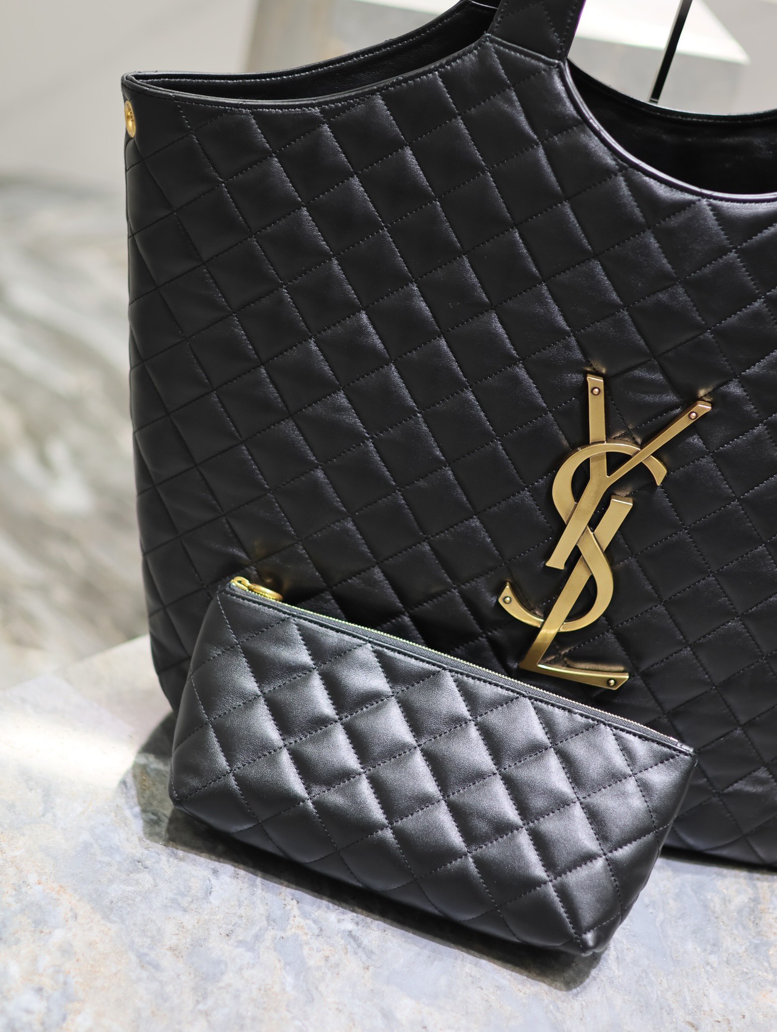 Yves Saint Laurent ICARE bag 698651