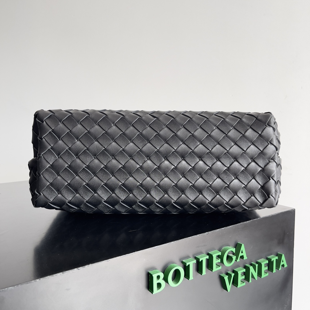 Bottega Veneta ANDIAMO chain bag 786009