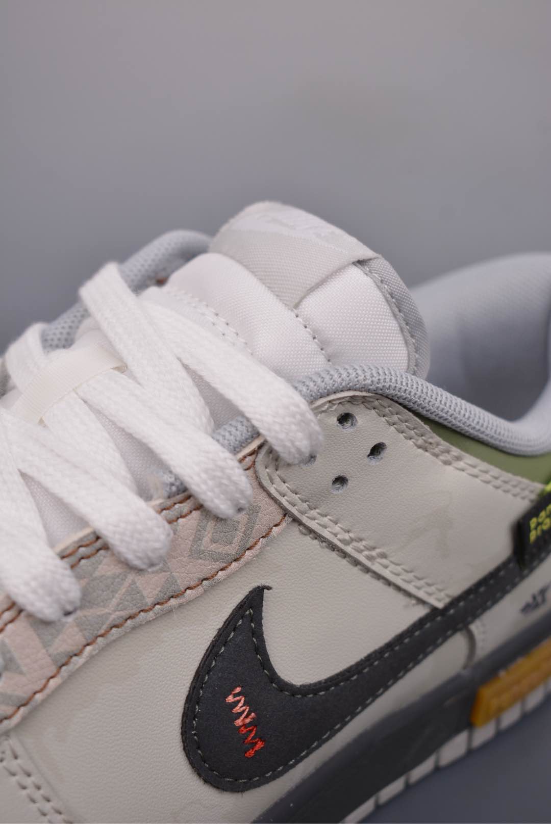 Nike SB Dunk Low Grey Fog light gray Heishan goes to Tibet for graffiti DD1391-103