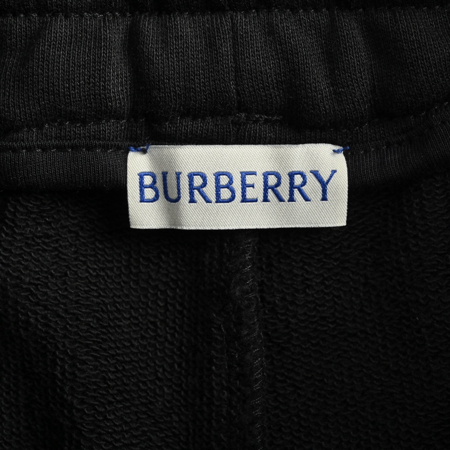 Burberry 25ss back pocket appliqué horse cotton shorts