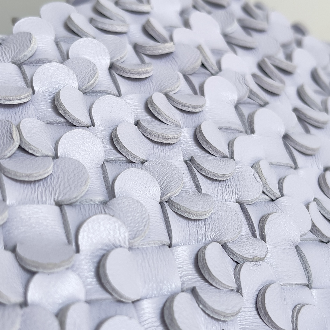 Bottega Veneta 24 Spring Fashion Petal Braided Evening Bag 717622