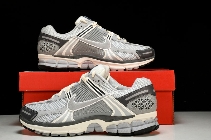Zoom Vomero 5 Men's Shoes
