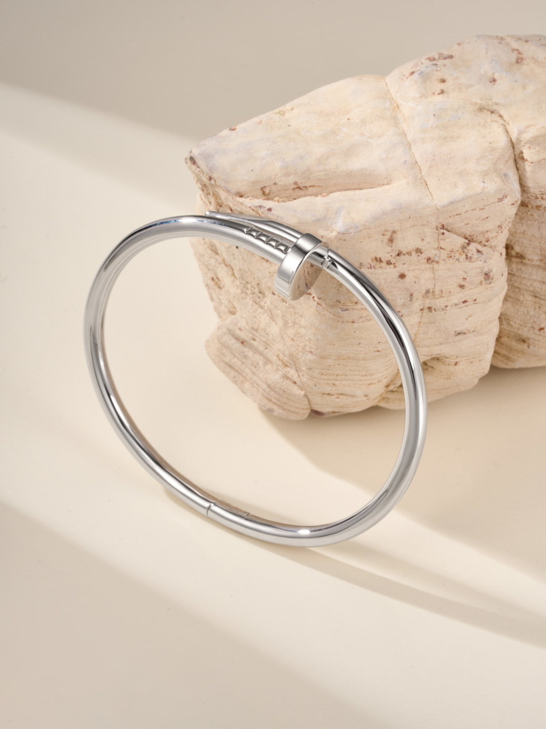 Cartier Classic Nail Diamond-Free Thick Bracelet