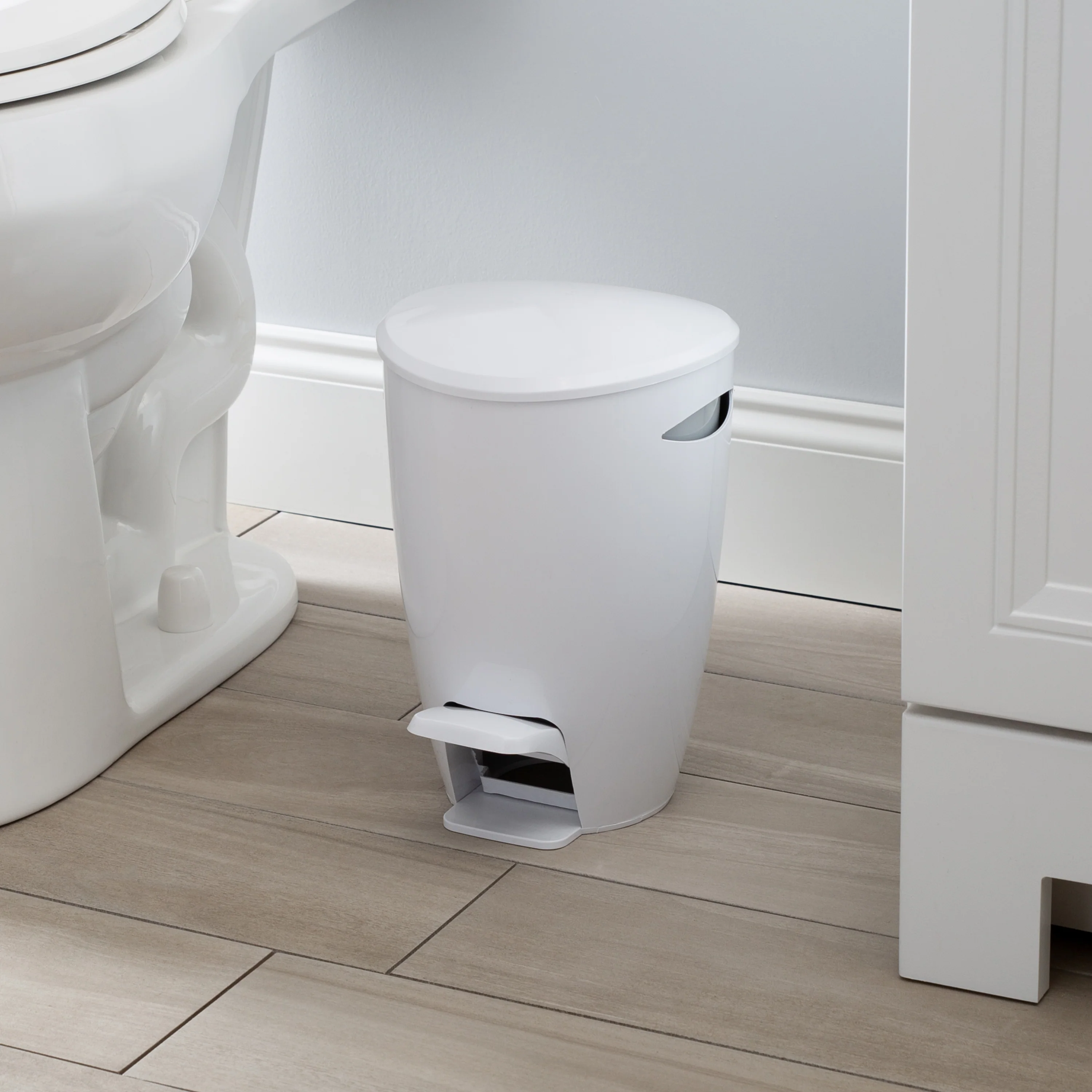 Bath Bliss 5L Contour Step Pedal Waste Bin in White