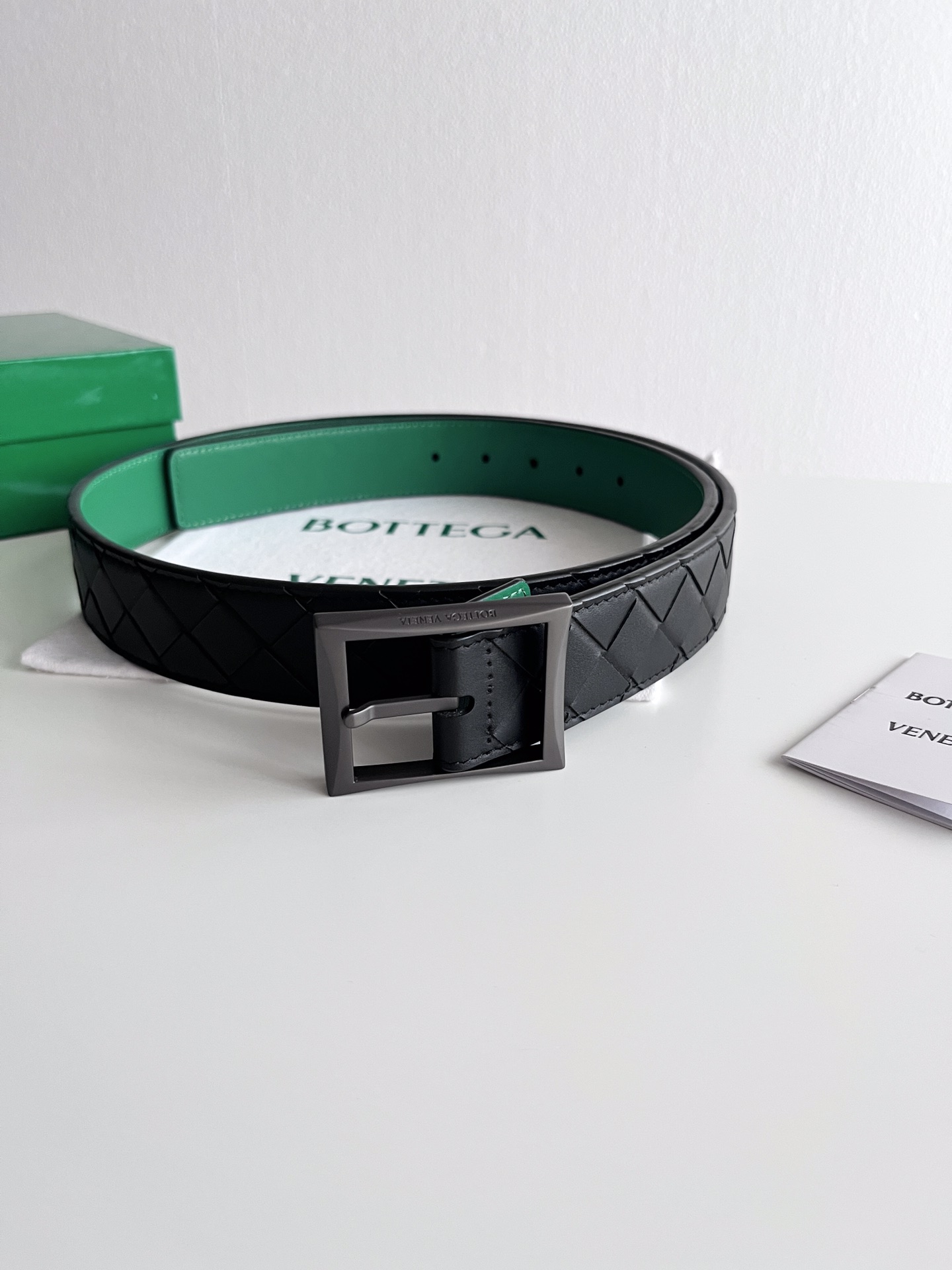 Bottega Veneta intreccio woven cowhide double-sided waistband with a width of 3.5cm