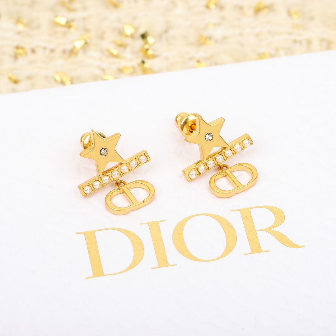 Dior star horizontal bead cd earrings
