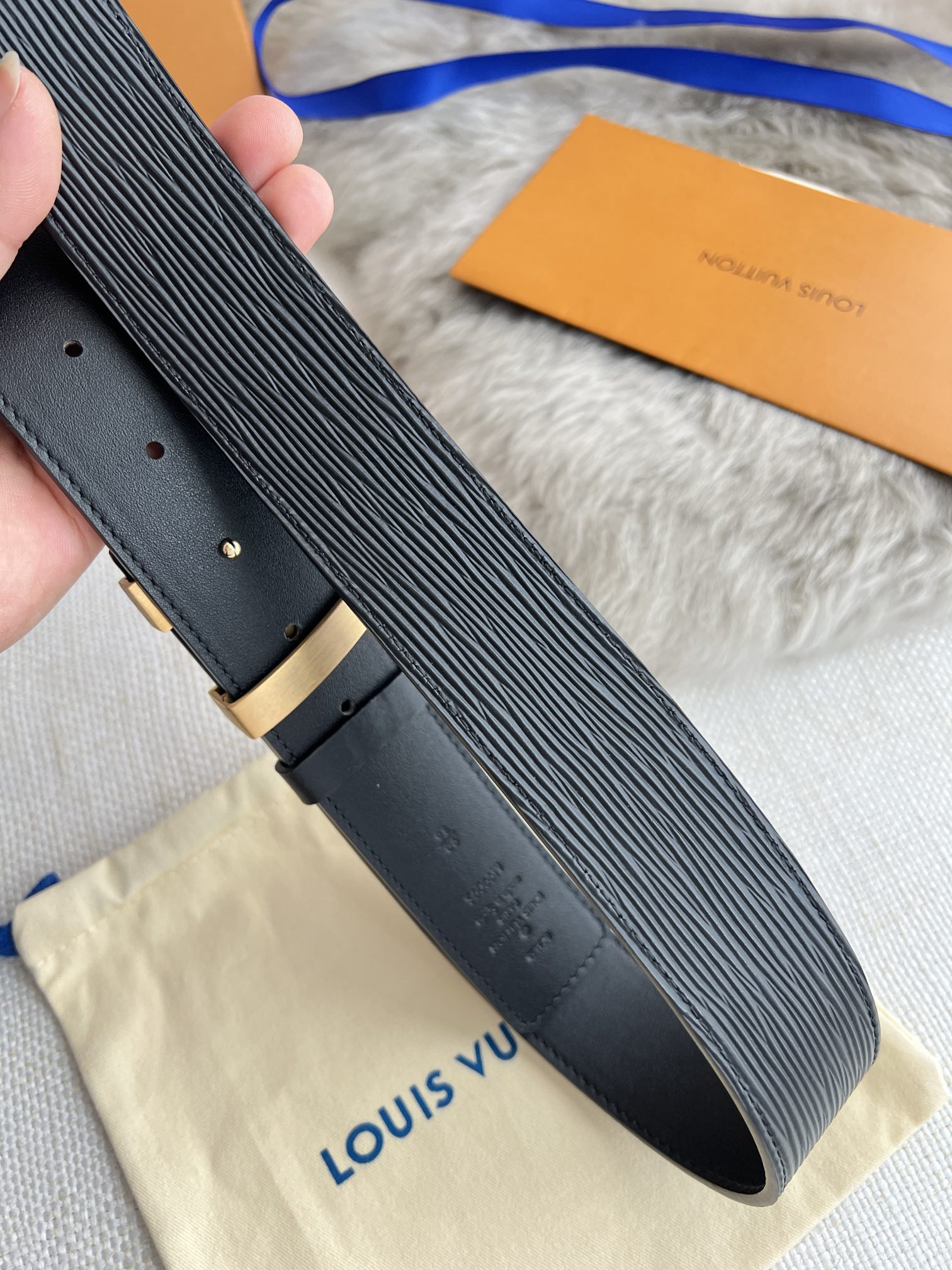 Louis Vuitton ripple leather belt, 3.8cm wide