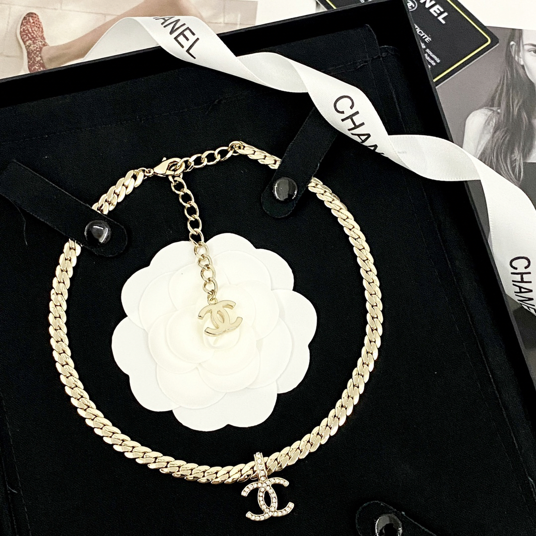 CHAN 24 snake bone double c necklace