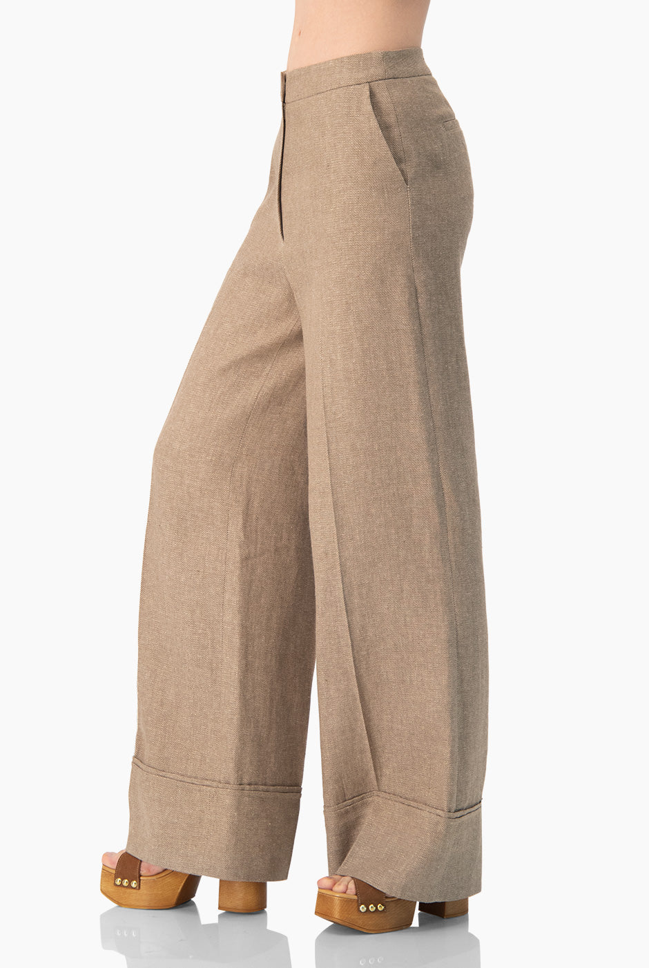 Pantalon amplio y bolsillos