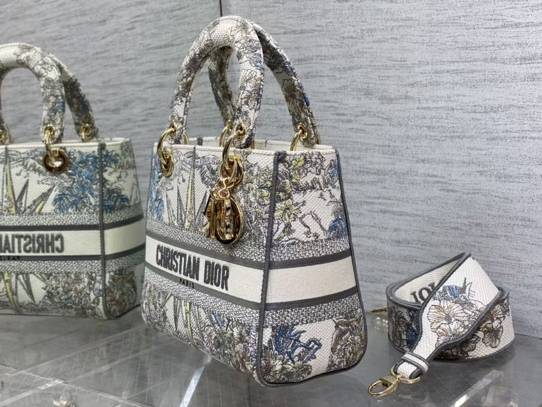 Dior CD Lady Embroidered Diana Bag 6605