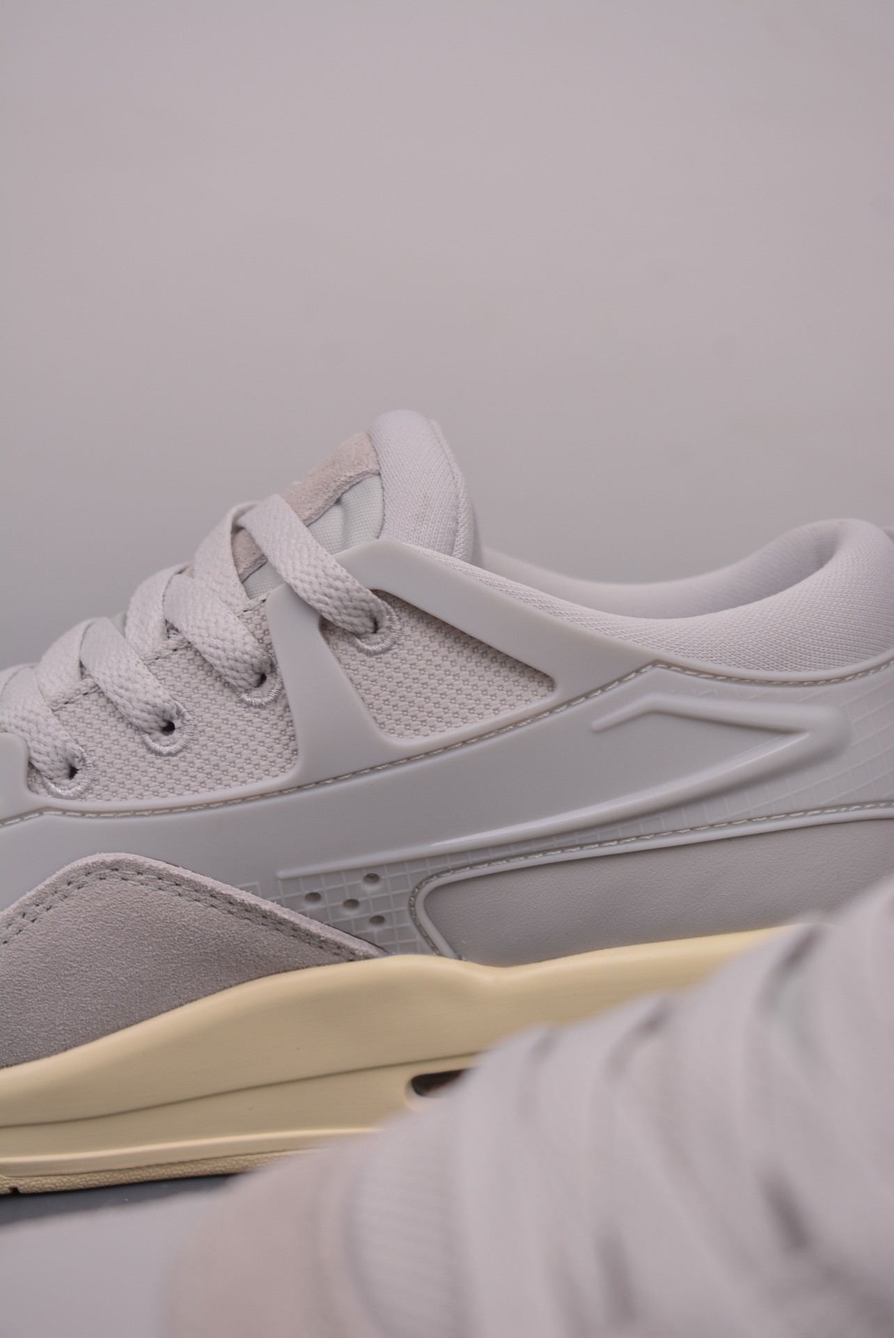 Nigel Sylvester x Jordan Air Jordan 4 RM  Grey Sail FQ7940-001