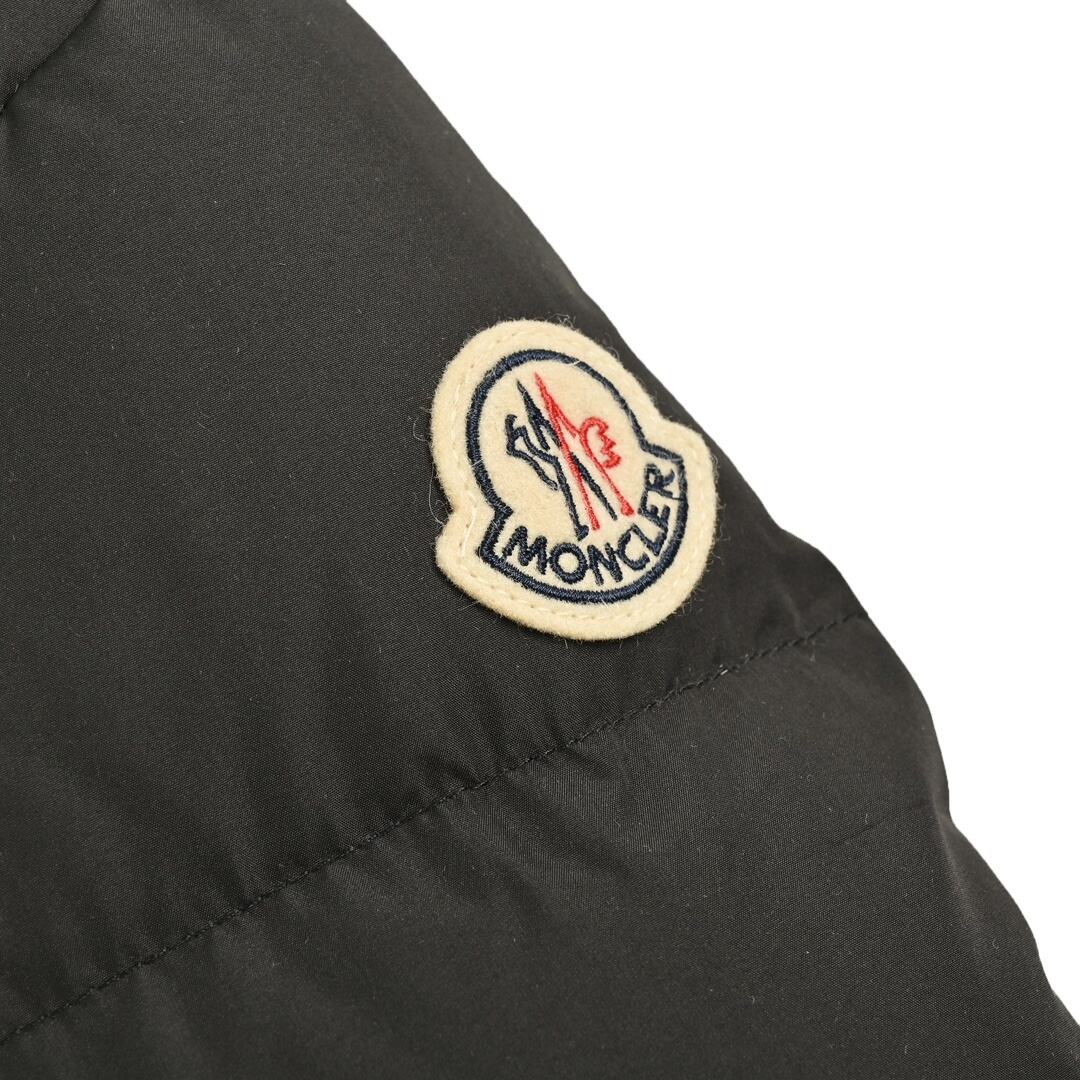 Moncler BROSSE short hooded V-stitched design waist belt down jacket
