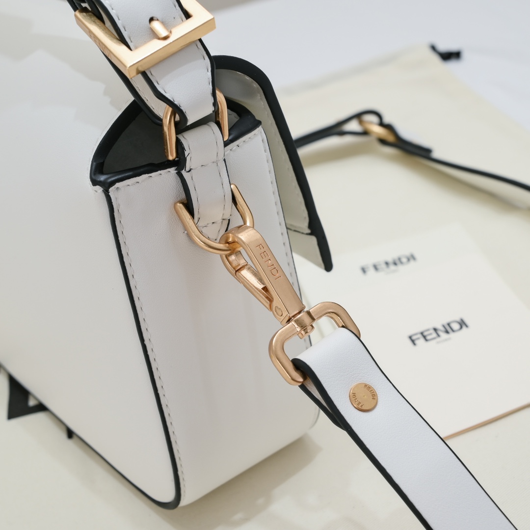 FENDI BAGUETTE handbag 6809
