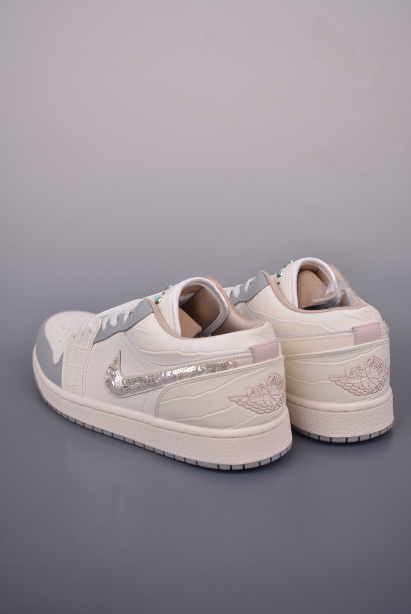 Air Jordan 1 Low 