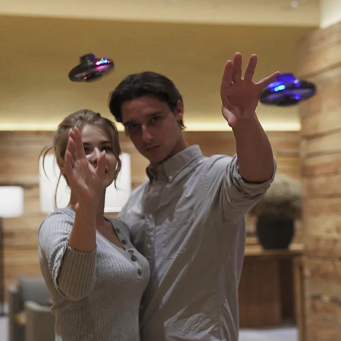 🛸Flying Spinner Mini Drone Flying
