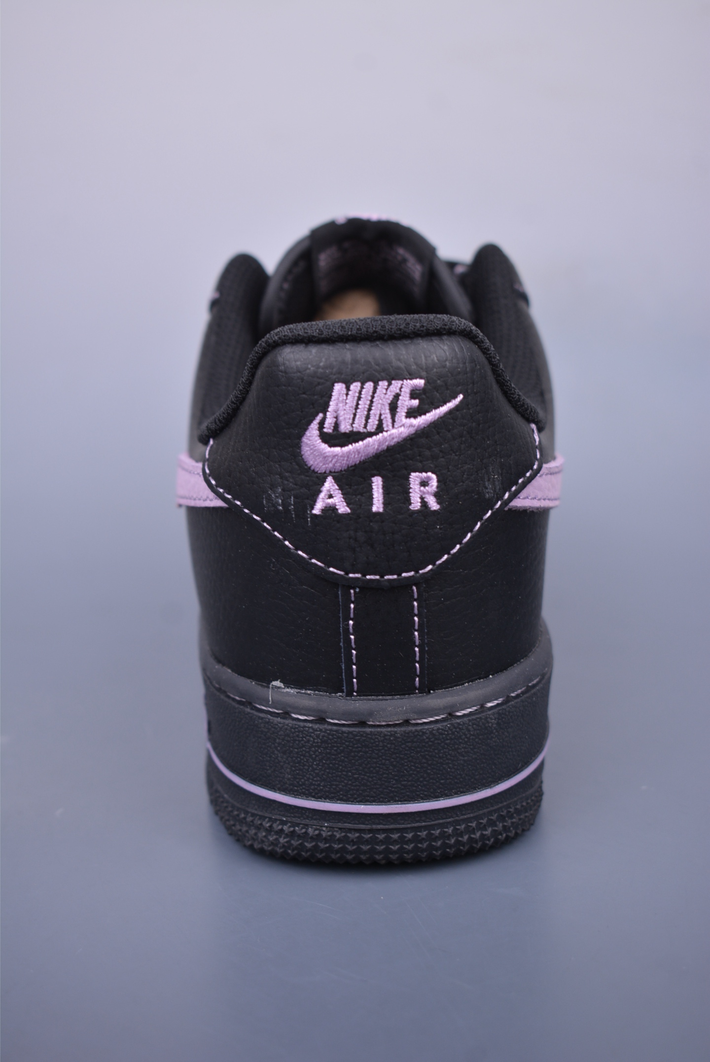 OFF WHITE x Nike Air Force 1’07 Low “Leather Black Pink” HQ2073-001