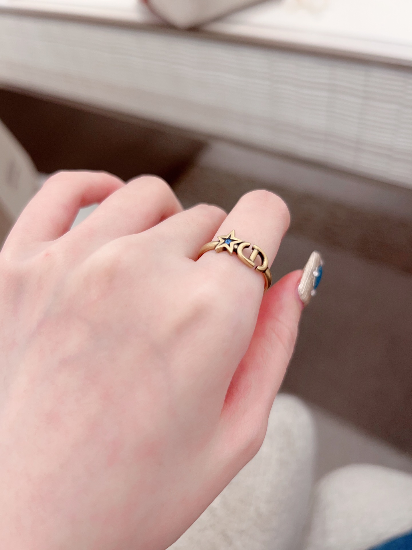 Dior retro five-pointed star CD ring