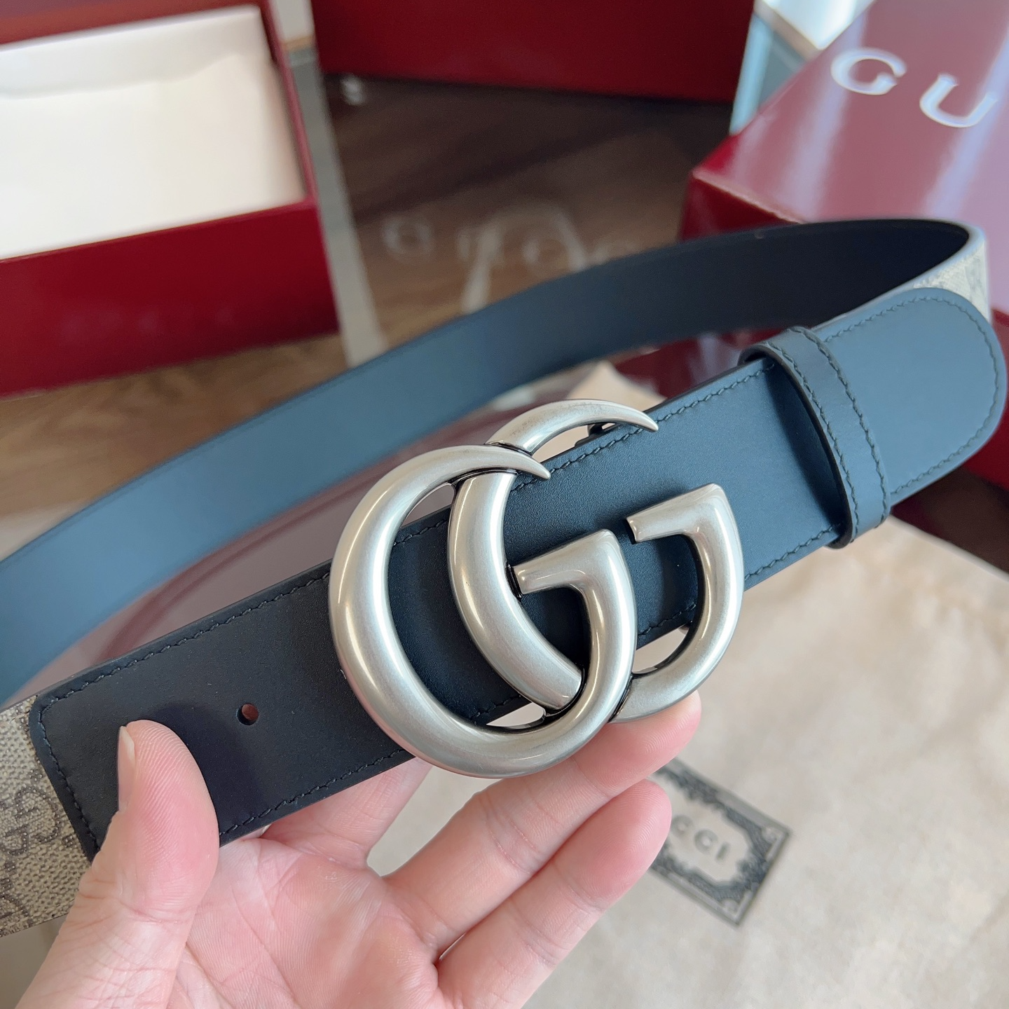 Gucci Double G brass buckle leather belt with a width of 4.0cm