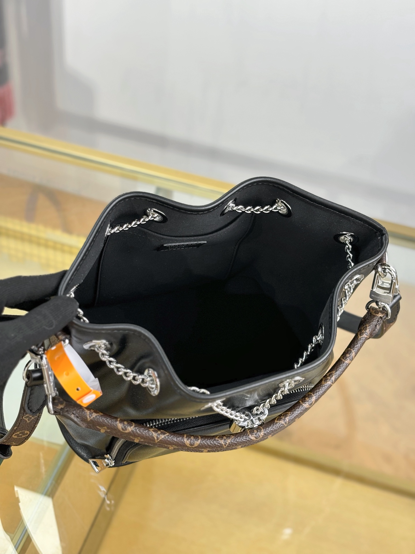 Louis Vuitton NO WAY VIBE Bag M14377
