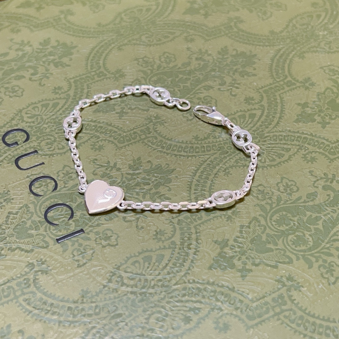 Gucci heart chain bracelet