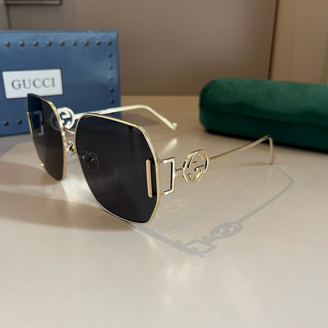 Gucci Square Frame Sunglasses