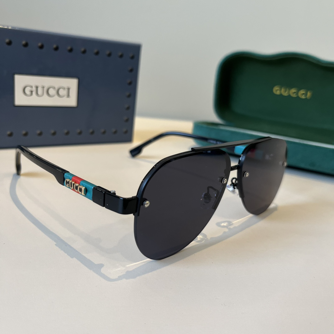 Gucci Round Frame Sunglasses